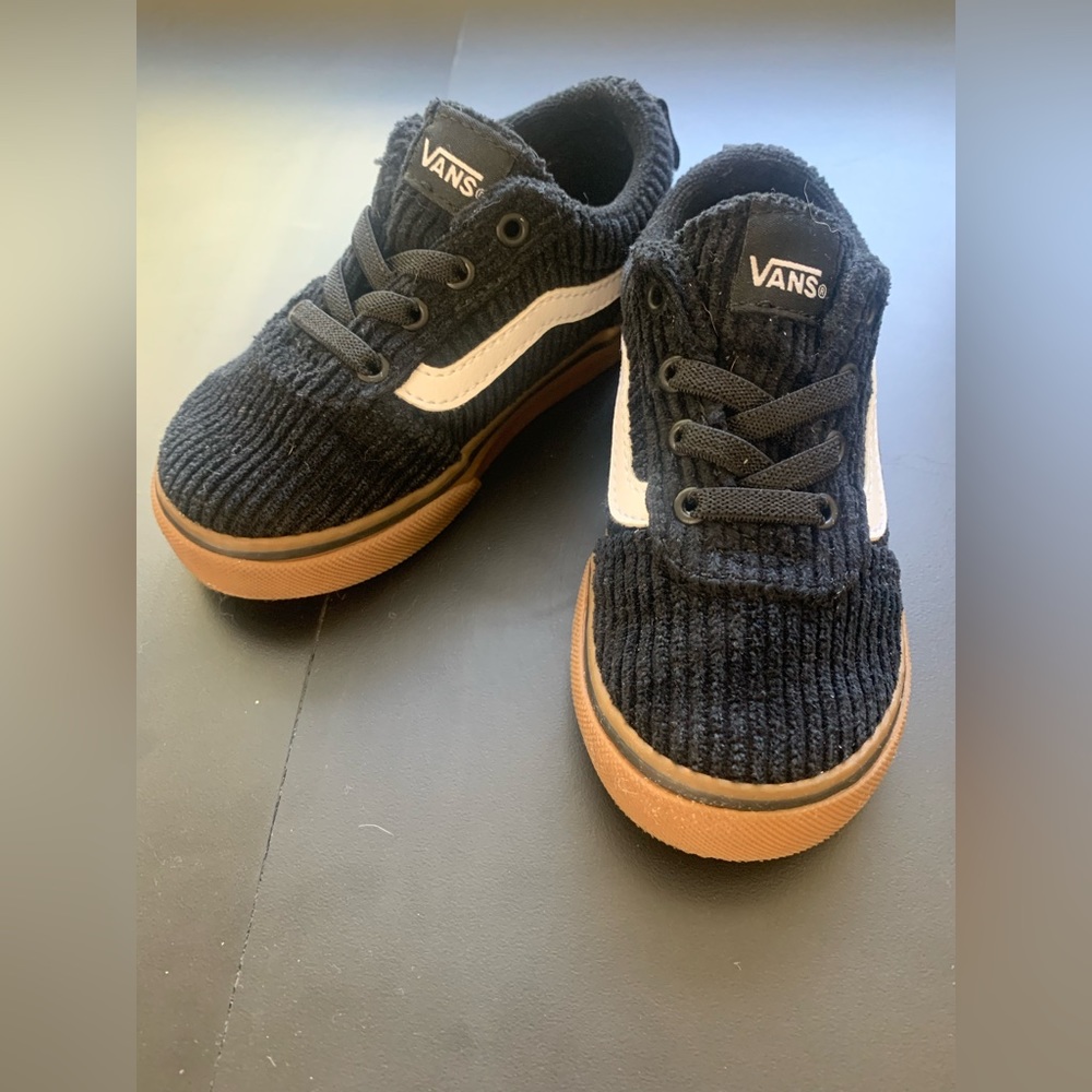 Vans Old Skool Skate Shoe, Black Suede - Toddler Size 7